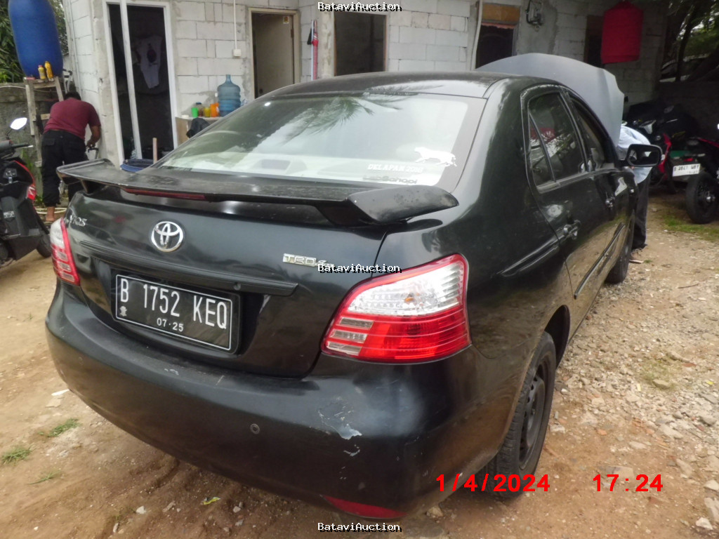 B 1587 PAD