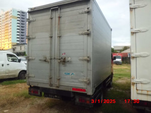 L 8915 AC