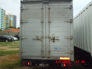 L 8915 AC